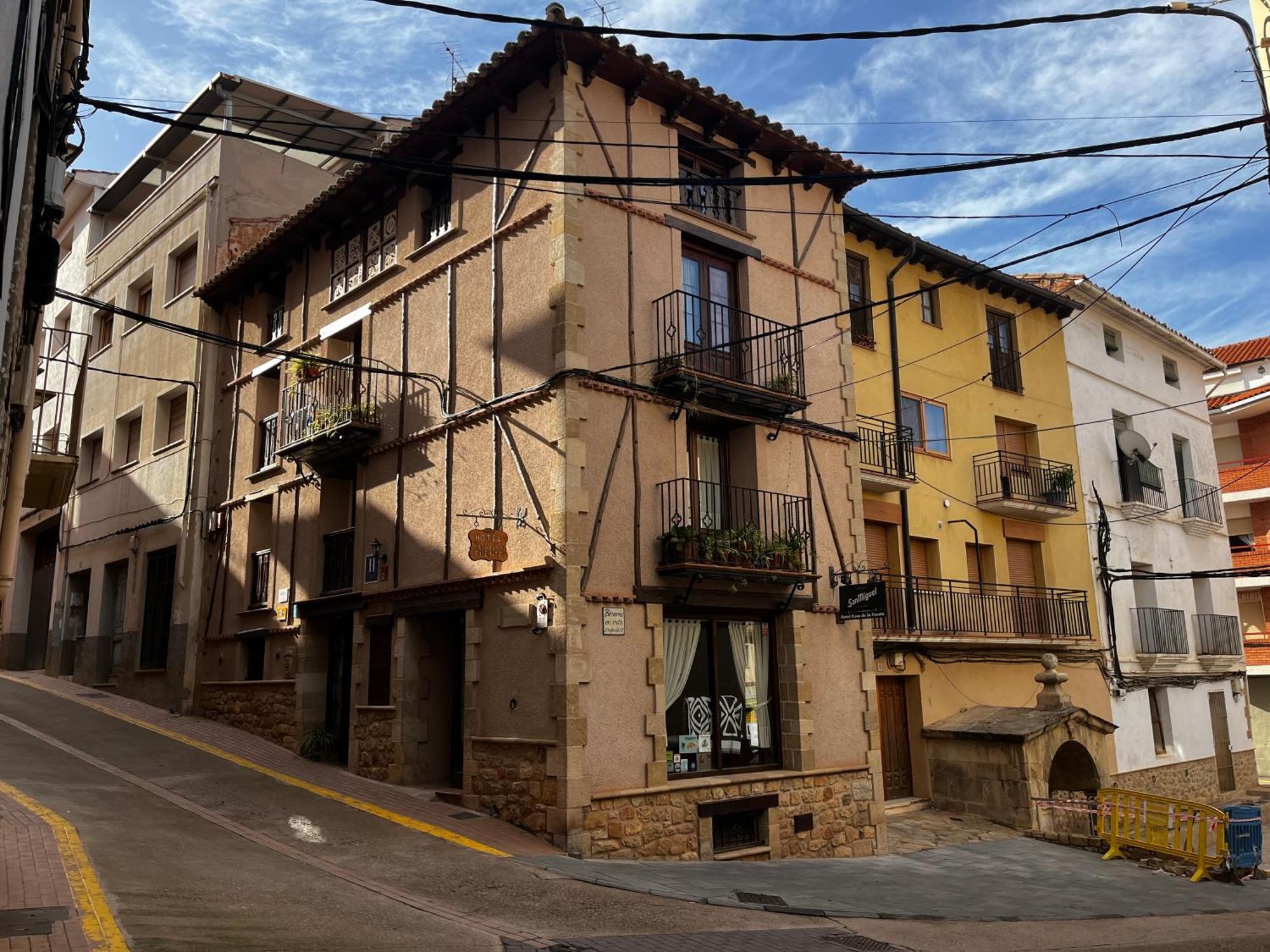 Hotel Casa De La Fuente Alcorisa Bagian luar foto