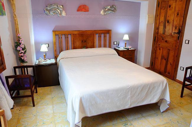 Hotel Casa De La Fuente Alcorisa Ruang foto
