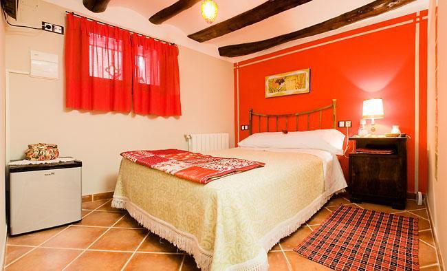 Hotel Casa De La Fuente Alcorisa Ruang foto
