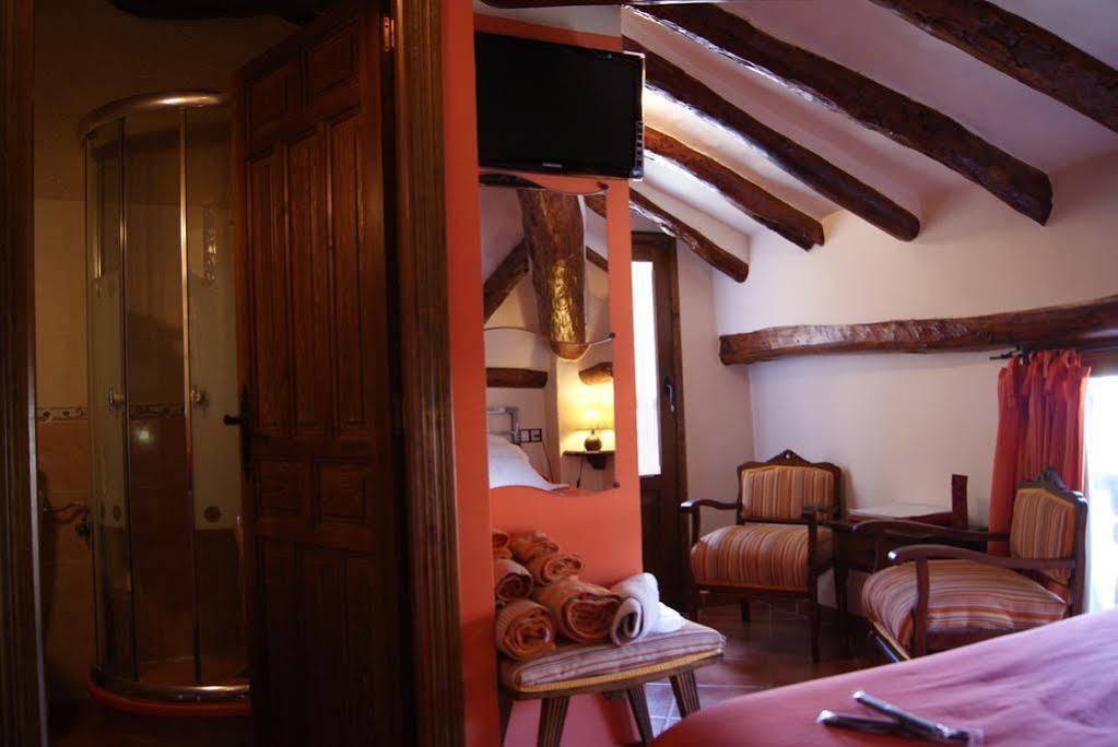 Hotel Casa De La Fuente Alcorisa Bagian luar foto