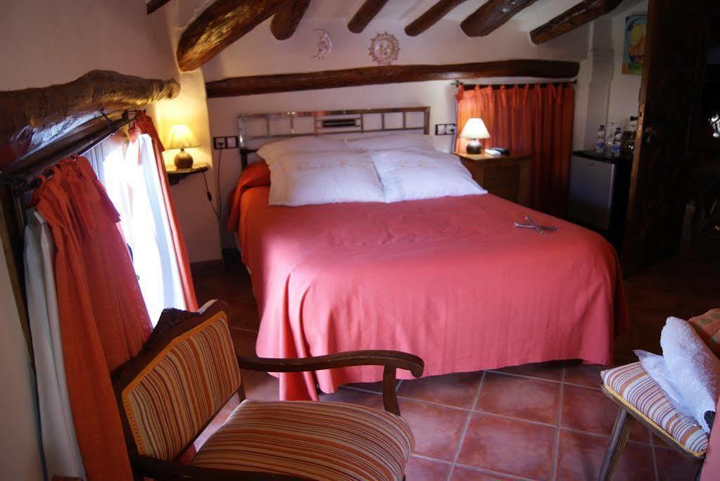Hotel Casa De La Fuente Alcorisa Bagian luar foto